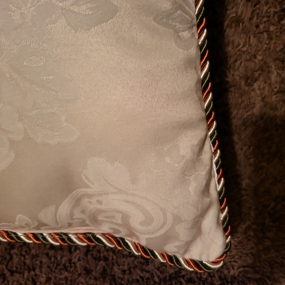 Set of two decorator pillows - Picture 6 of 8